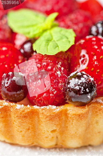 Image of Cake with fresh berries