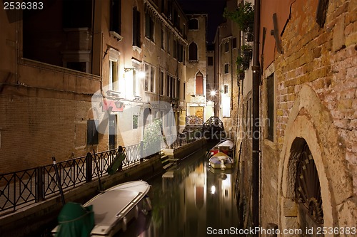 Image of Venice at night