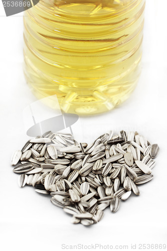Image of Sunflower seed and oil