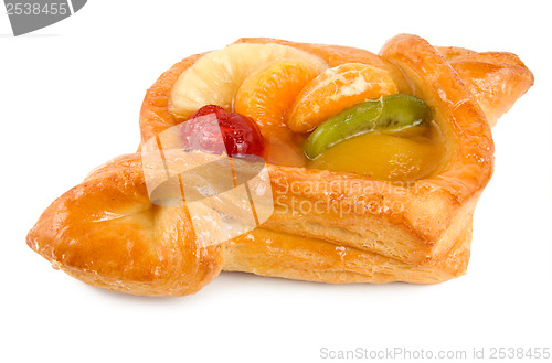 Image of Cake with fruit and berrie