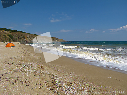 Image of Splashing waves on the beach