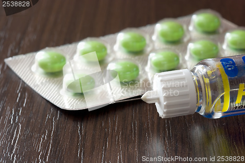 Image of Insulin pen and tablet