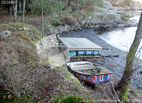 Image of  Badflotten on land