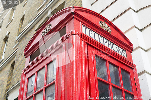 Image of Red Phone cabine in London.