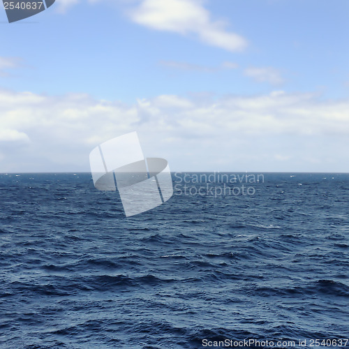 Image of sea and sky horizon