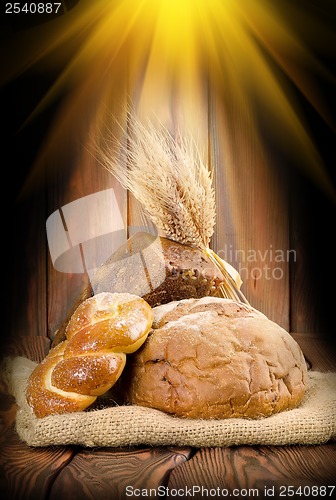 Image of Rays and the bread