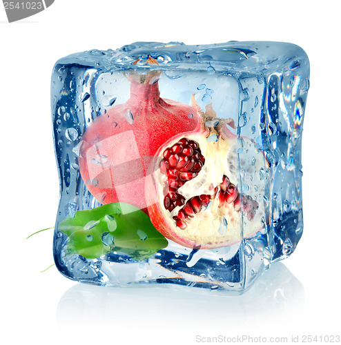 Image of Ice cube and pomegranate