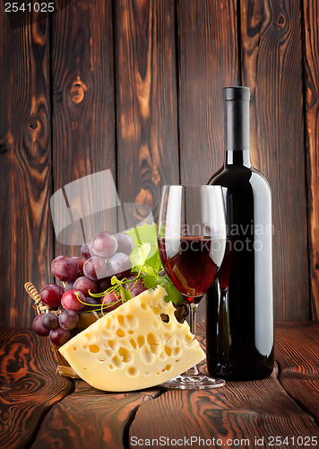 Image of Red wine with cheese