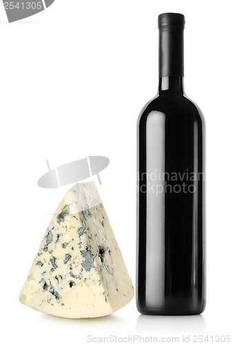 Image of Bottle of red wine and blue cheese