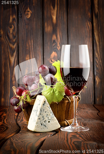 Image of Wine and blue cheese