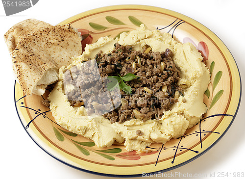 Image of Hummus with meat from above