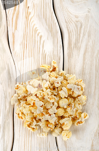 Image of Heap popcorn on white table