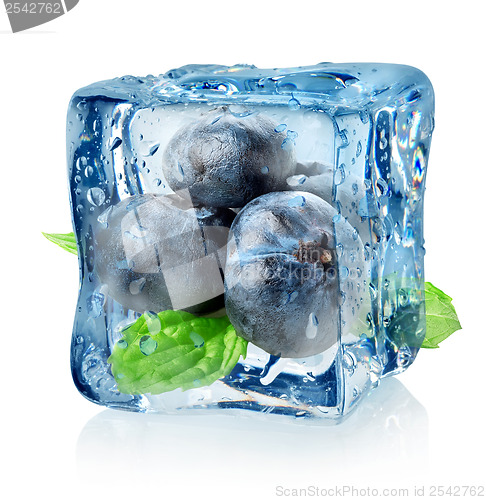 Image of Ice cube and blueberry