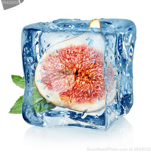 Image of Figs in ice cube