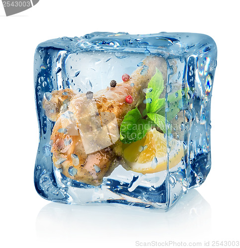 Image of Fried chicken thighs in ice cube