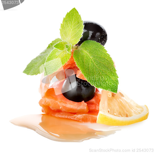 Image of Salmon with lemons and olives