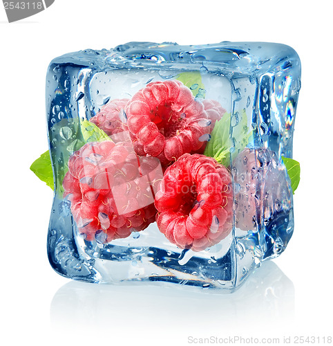 Image of Ice cube and raspberries