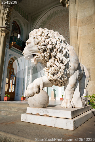 Image of Sculpture of lion