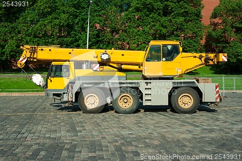 Image of Automobile crane