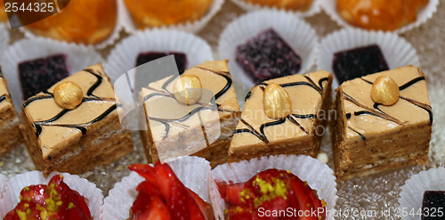 Image of Desserts with fruit fillings
