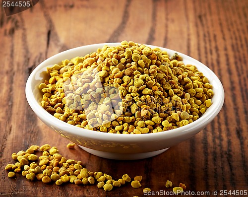 Image of bowl of bee pollen