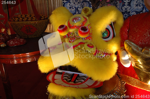 Image of Chinese dragon and scissor cut artworks