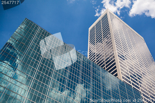 Image of Two futuristic skyscrapers in New York