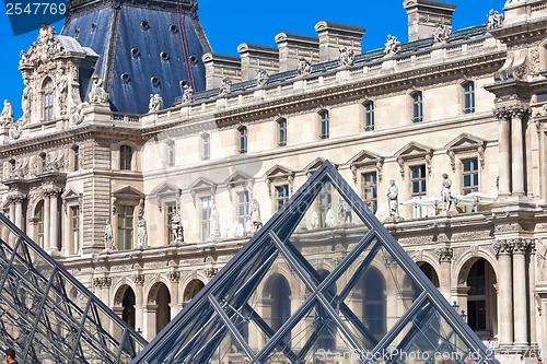 Image of Louvre museum