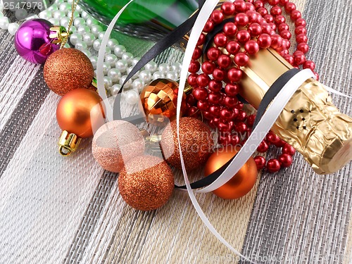 Image of Wine (champagne) and Pearls, christmas balls set