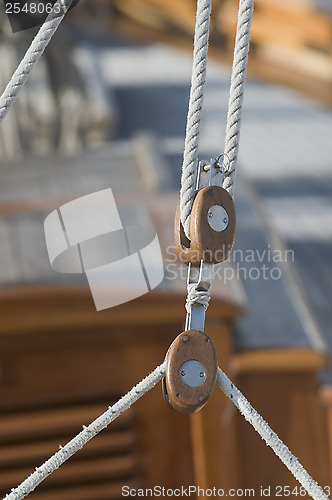 Image of Sailing pulleys