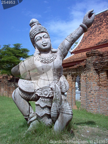 Image of Statue of Thai dancer