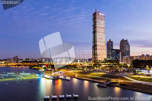 Image of Seoul at night 