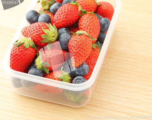 Image of Strawberries and Blueberries mix