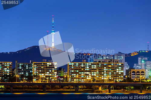 Image of Seoul city at night 