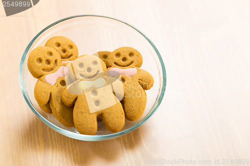 Image of Gingerbread on transparent bowl