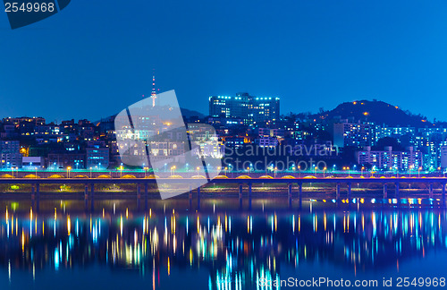 Image of Seoul by night 