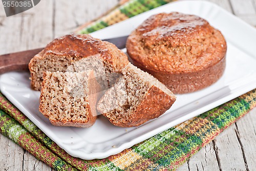 Image of sliced fresh buns in a plate 