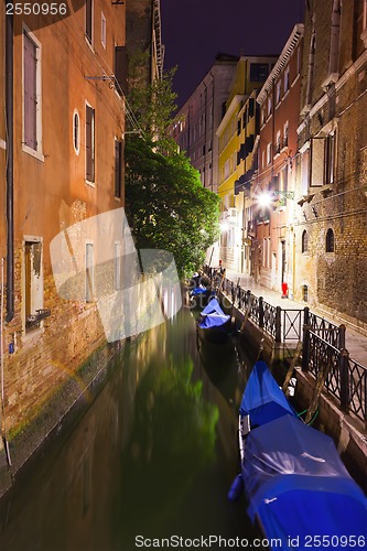 Image of Venice at night