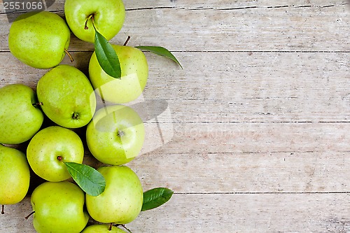 Image of fresh green apples 