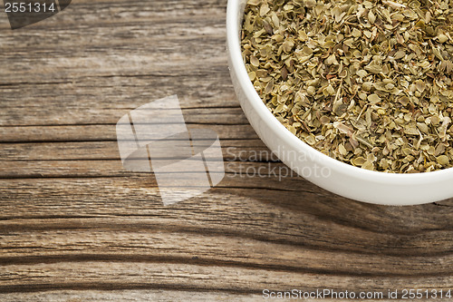 Image of dry oregano herb