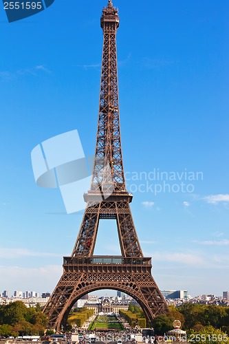 Image of Eiffel Tower in Paris