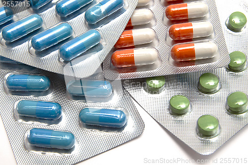 Image of  colorful capsules and pills 