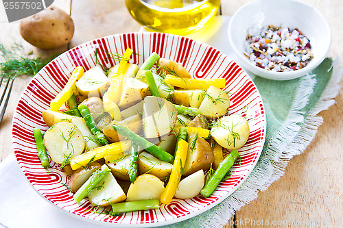 Image of Potato with Herb and Asparagus salad