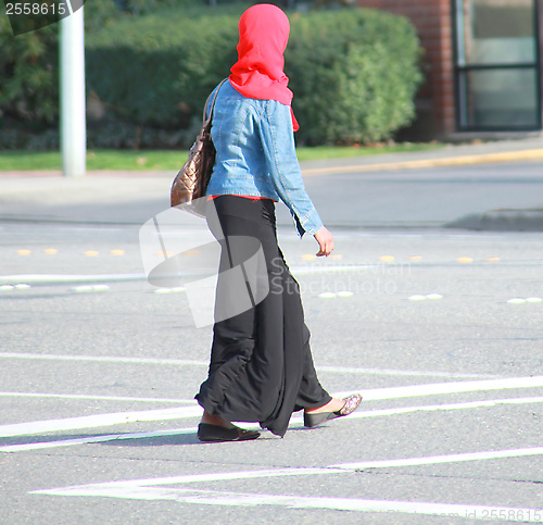 Image of Middle eastern woman.