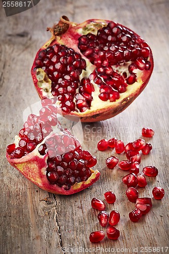 Image of Pieces of pomegranate fruit