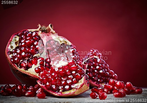 Image of Pieces of pomegranate fruit