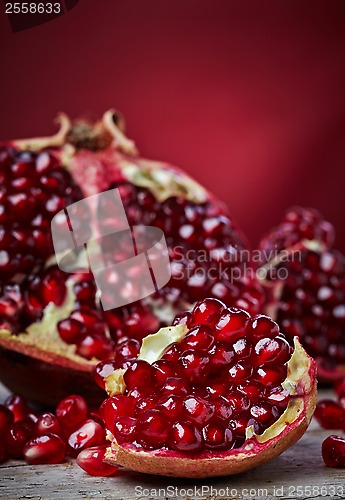 Image of Pieces of pomegranate fruit