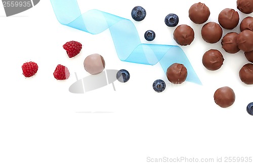 Image of Chocolate praline and fresh berries