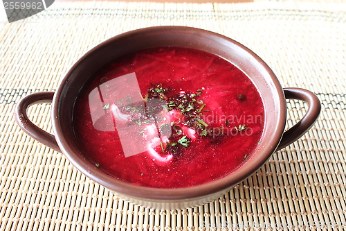 Image of red Ukrainian borsch