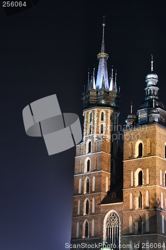 Image of St. Mary's basilica at night